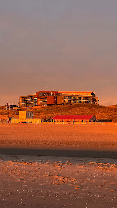 Außenansicht Strandhotel Het Hoge Duin