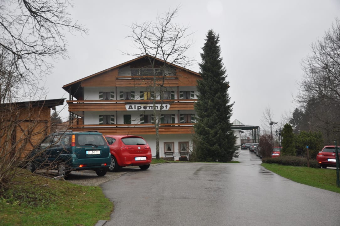 Frontansicht Hotel Alm- & Wellnesshotel Alpenhof