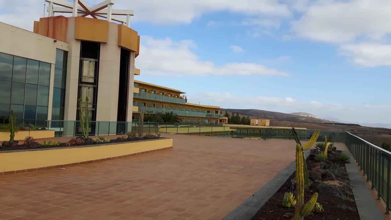 Terrasse hinter der Lobby SBH Club Paraiso Playa