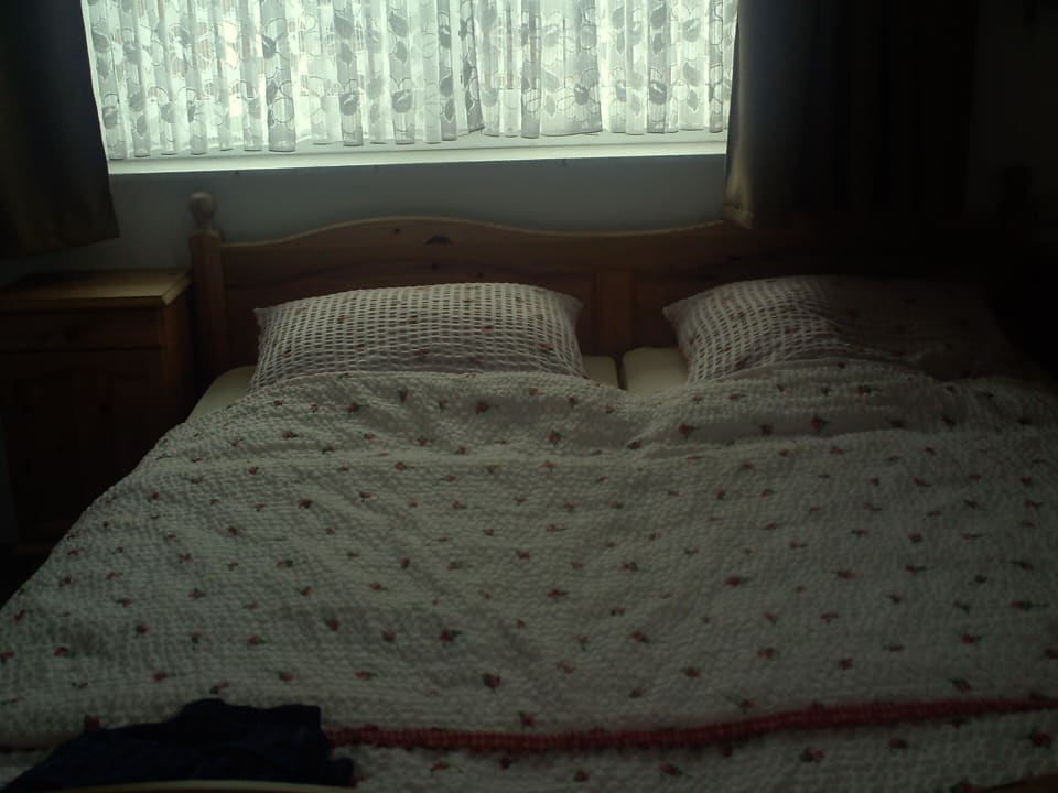 Bett Zimmer 1.Etage Hotel Carolinensiel Doan