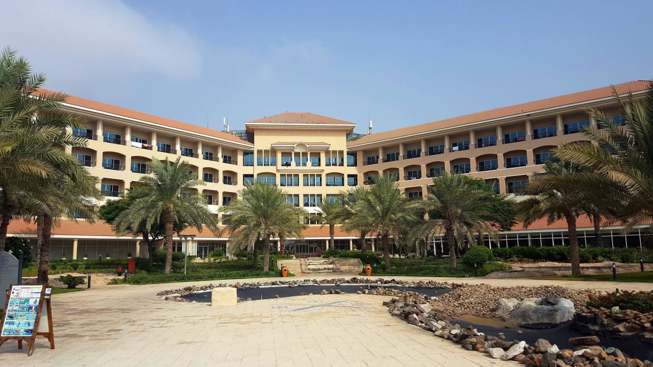 Das Hotel Fujairah Rotana Resort & Spa