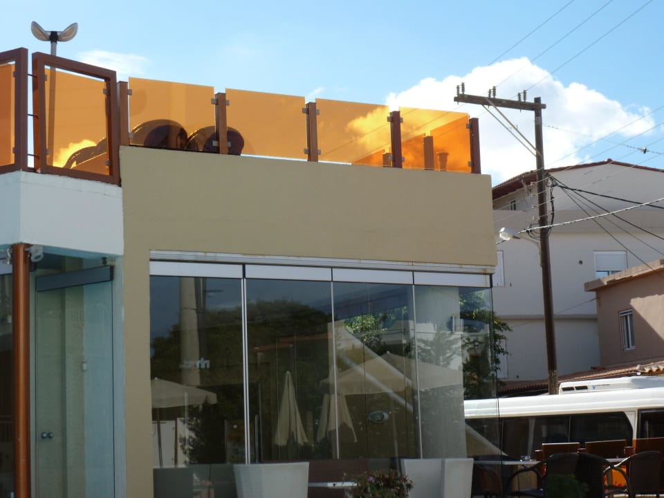 Terrasse über dem Aufenthaltsbereich Nefeli Hotel Rethymno