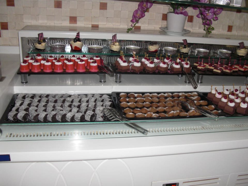 Buffet Hane Family Resort