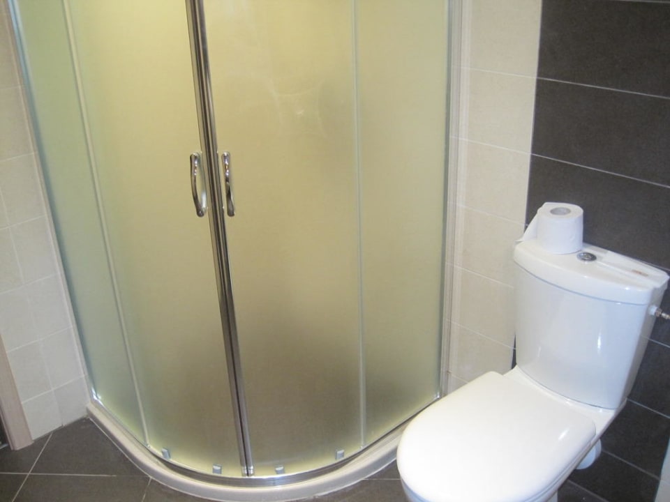 Dusche und WC Sentido Neptun Beach