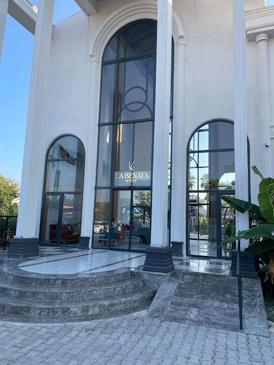Außenansicht alltoura Club La Benata Hotel