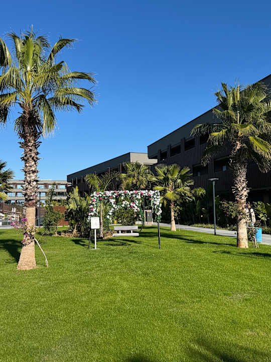 Gartenanlage Jacaranda Luxury Resort