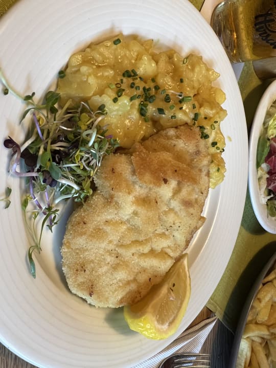 Gastro Ferienwohnung & Gästezimmer Wirtshaus Zum lustigen Hirsch