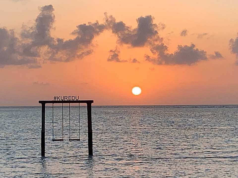 Strand Kuredu Island Resort & Spa