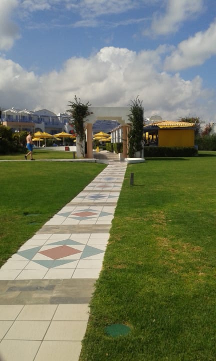 Gartenanlage Hotel Serita Beach