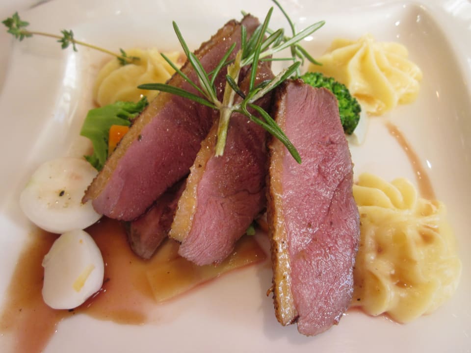 Entenbrust "auf den Punkt" (Menü)  Hotel Bergschlössl