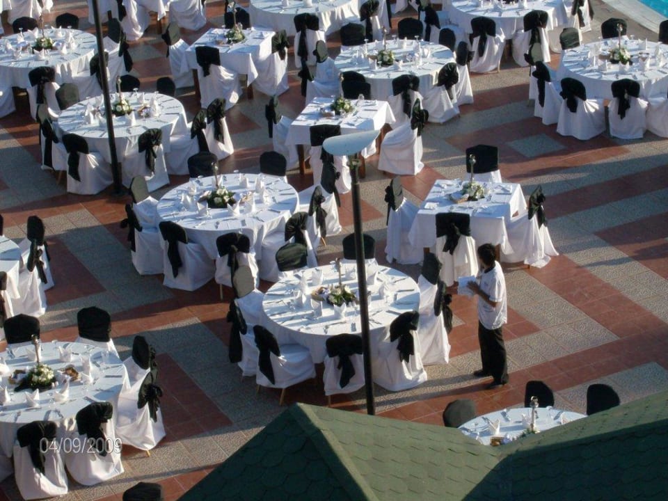 Galadinner am Pool 3 Hotel Turan Prince