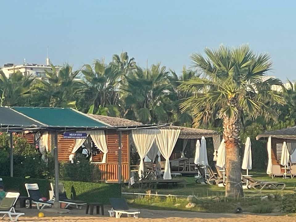 Strand Mary Hotel Side