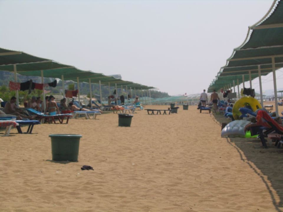 Strand Club Grand Side