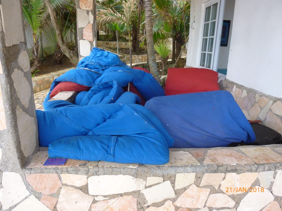 Hauptweg zum Speisesaal Samsara Cliff Resort