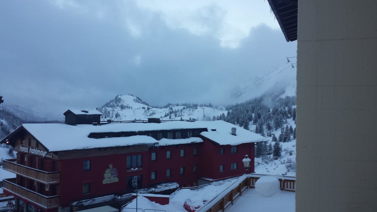 Ausblick vom seitlichen Balkon Hotel Mosermandl