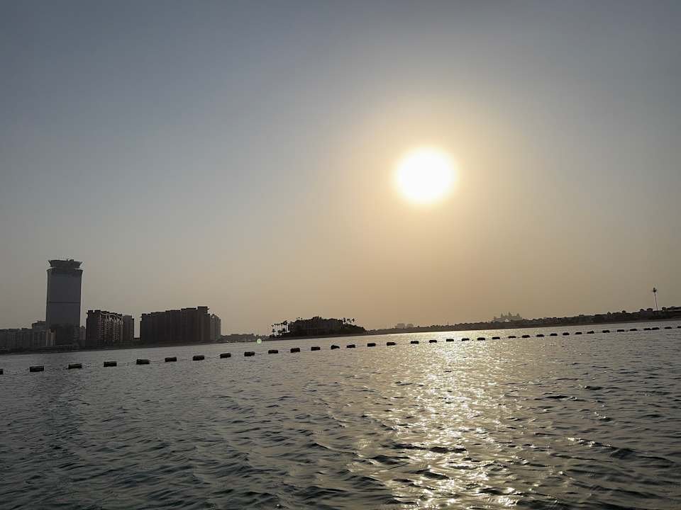 Strand Rixos The Palm Hotel & Suites