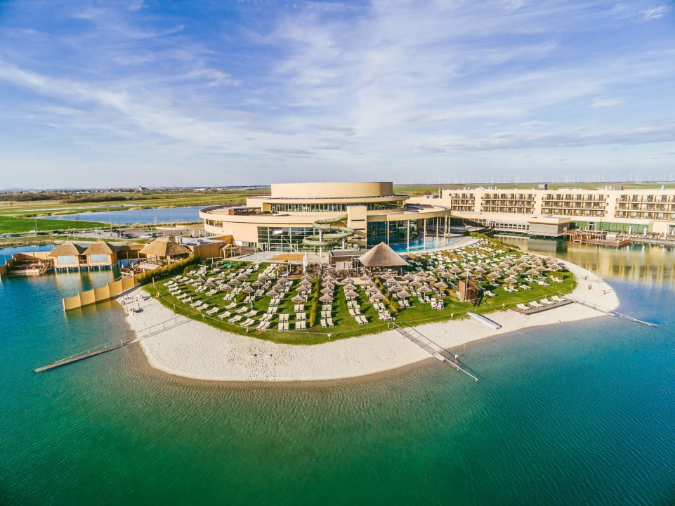 Luftaufnahme Summer Island  St. Martins Therme & Lodge Hotel