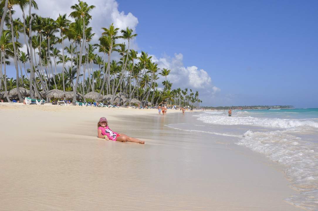 Meine Tochter am Strand Grand Palladium Select Bávaro Resort & Spa
