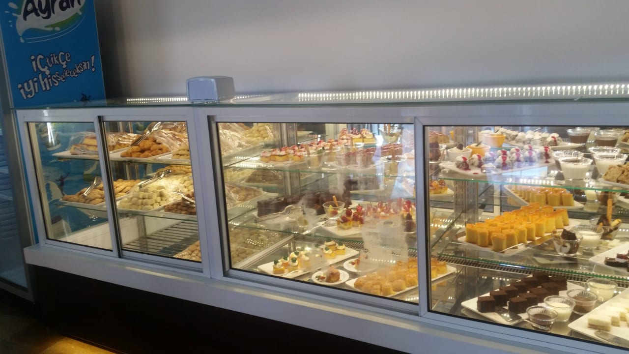 Patisserie in der Lobby Bar Saphir Resort & Spa