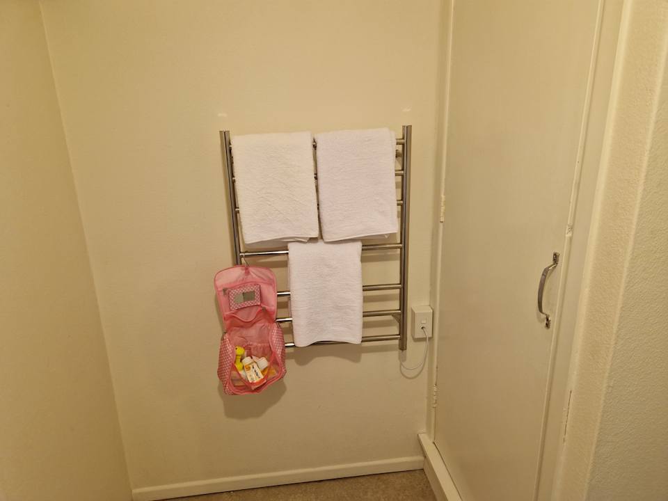 Zimmer Skyline Haven - Entire Apartment - Free Parking, Espresso, Netflix - 15m to CBD, Stadium, Ferry