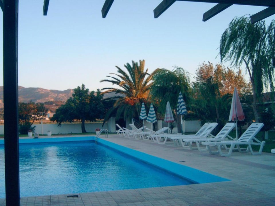 Abendstimmung am Pool Hotel Hermes