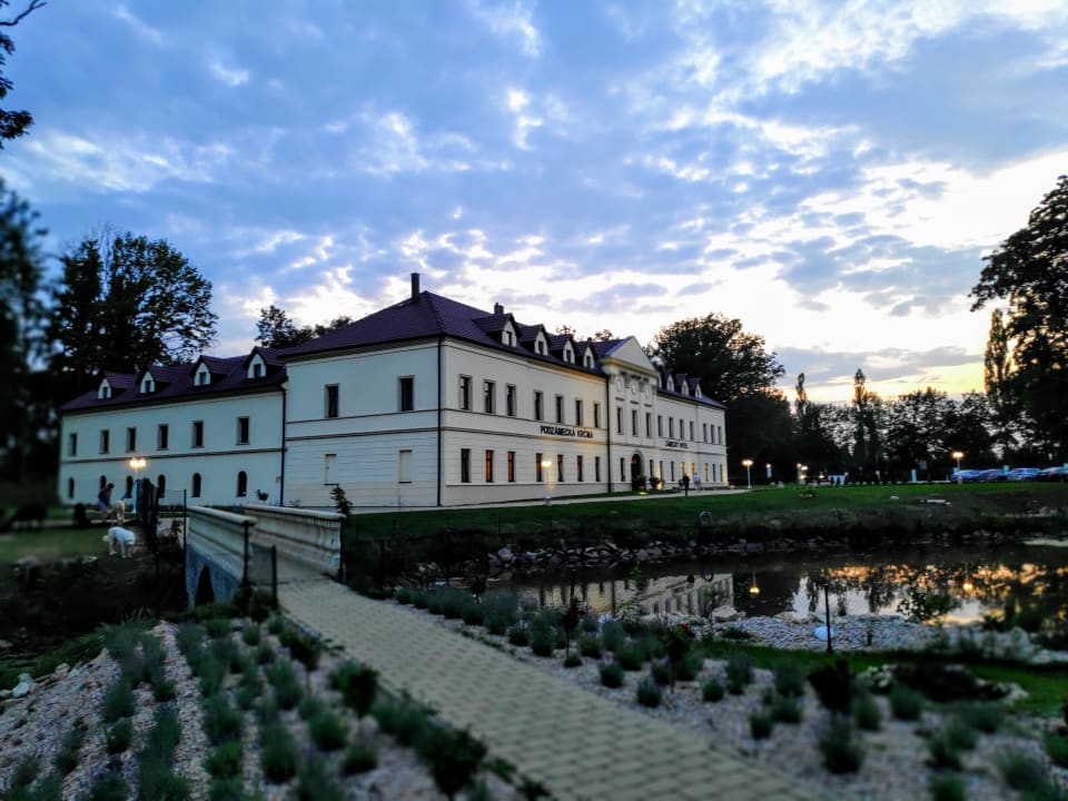 Außenansicht Zámek Kamenný dvůr