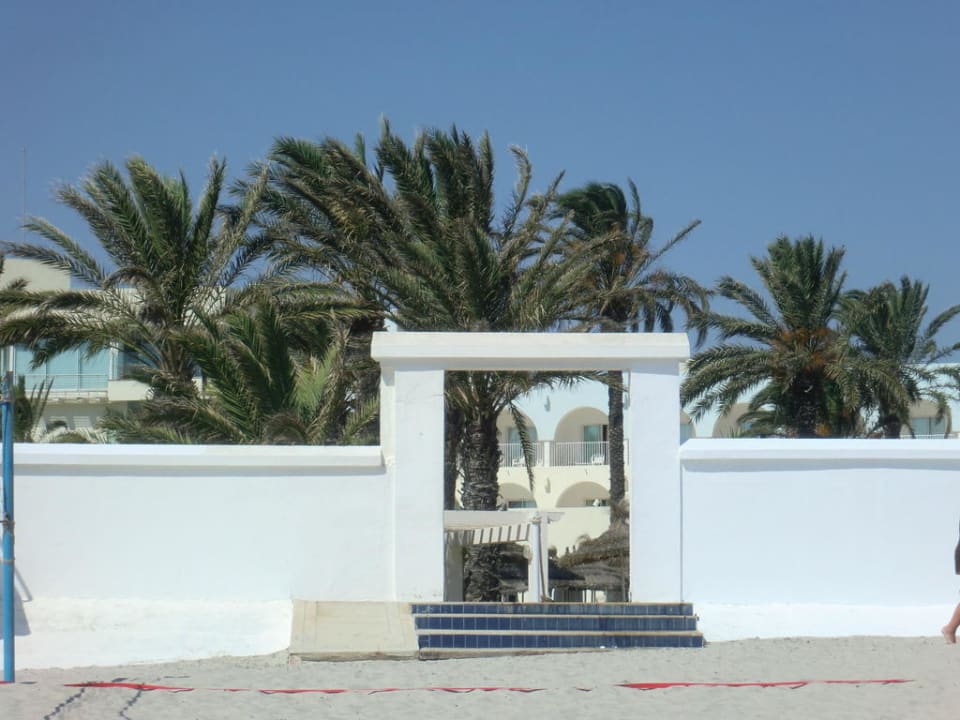 Durchgang zum Strand El Mehdi Beach Resort