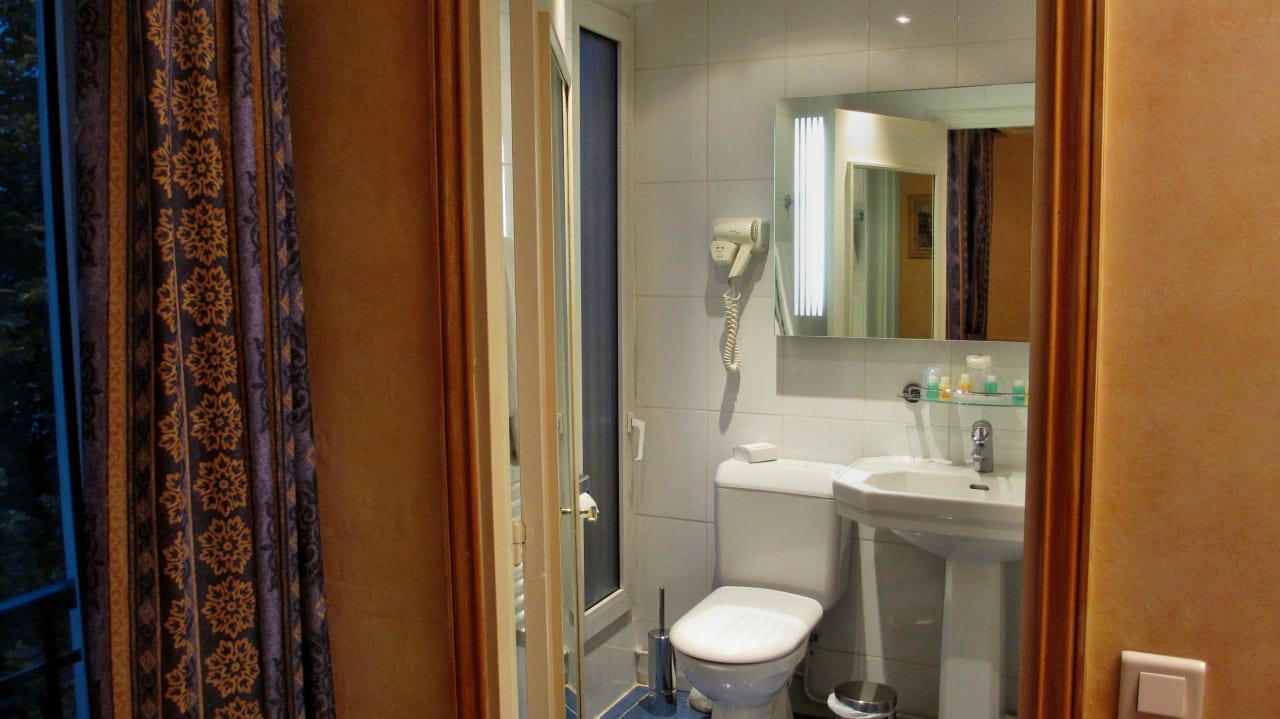 "Unser Badezimmer" Hôtel Du Midi Paris Montparnasse (Paris