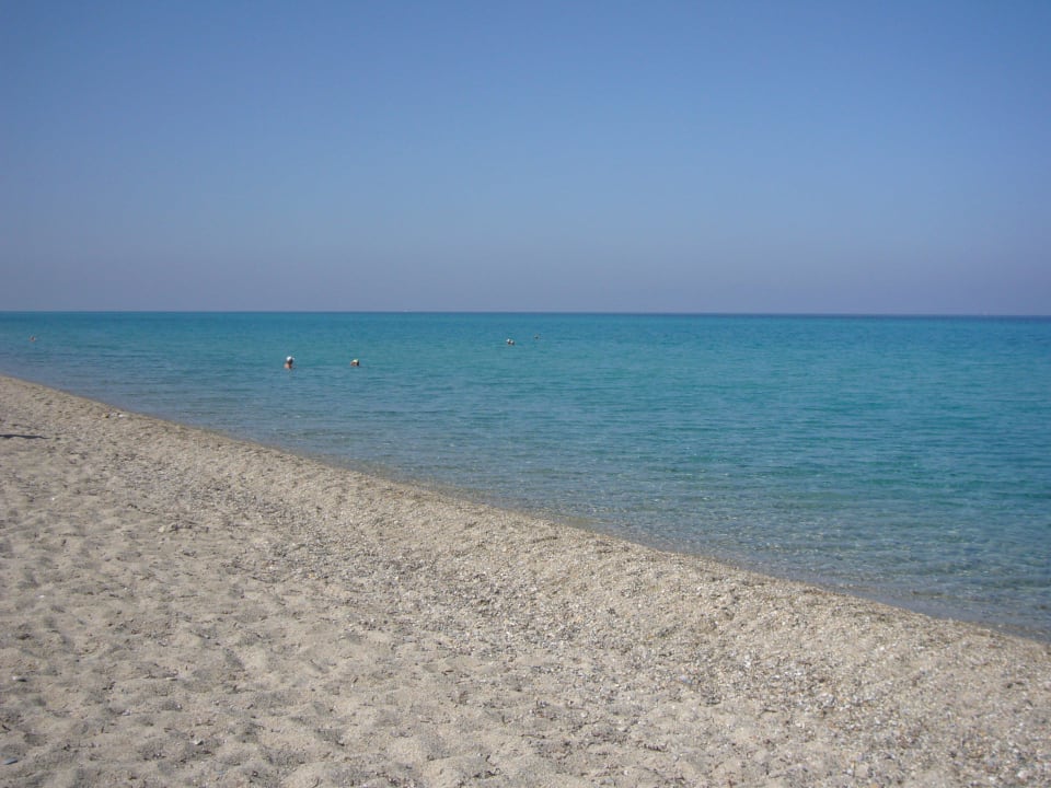 Türkisblaues Wasser Possidi Holidays Resort & Suite Hotel