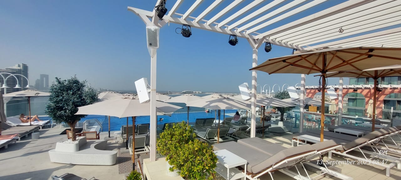 Pool voco Dubai The Palm by IHG