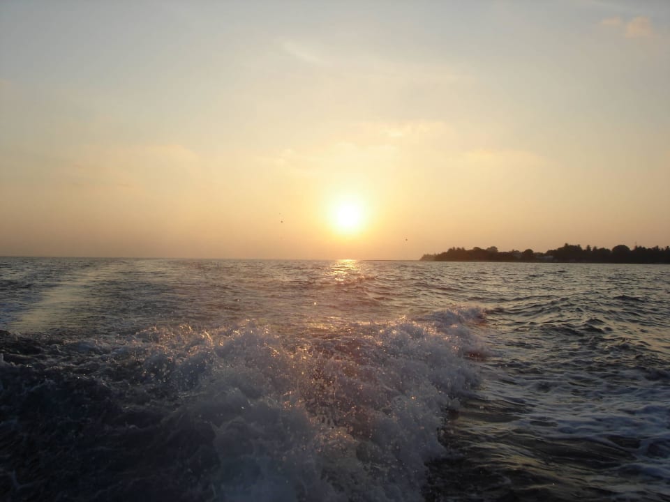 Bootsfahrt in den Sonnenuntergang Kuramathi Maldives