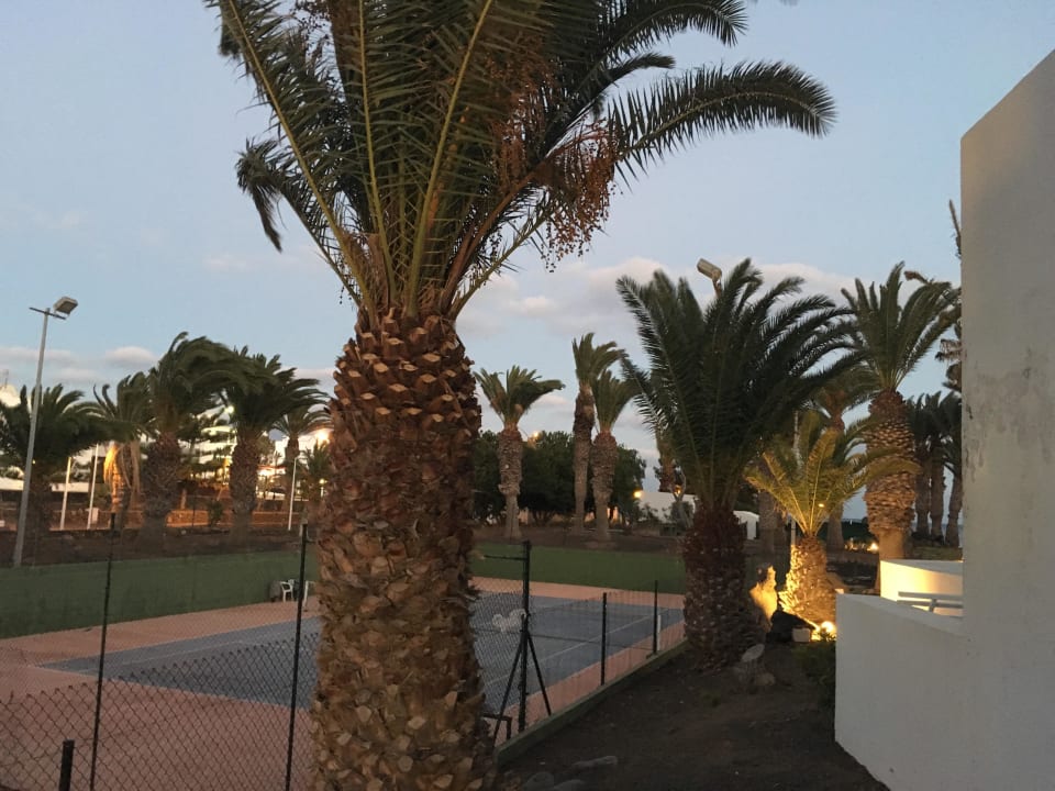 Hoteleigener Tennisplatz Hipotels La Geria