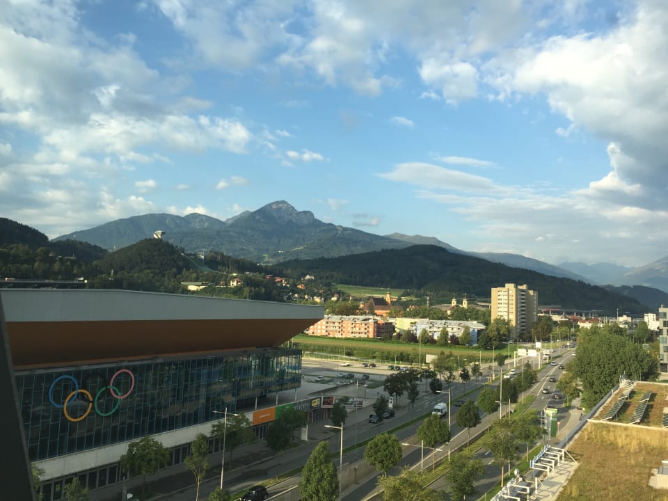 Ausblick Hilton Garden Inn Innsbruck Tivoli