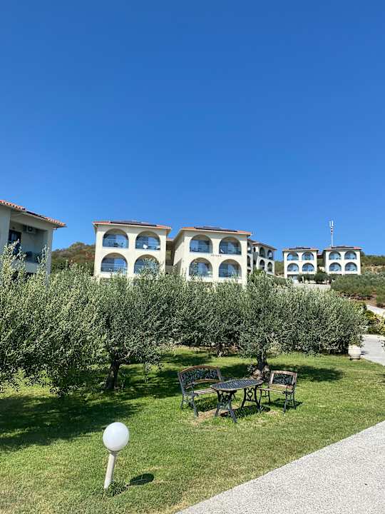 Außenansicht Akrathos Beach Hotel