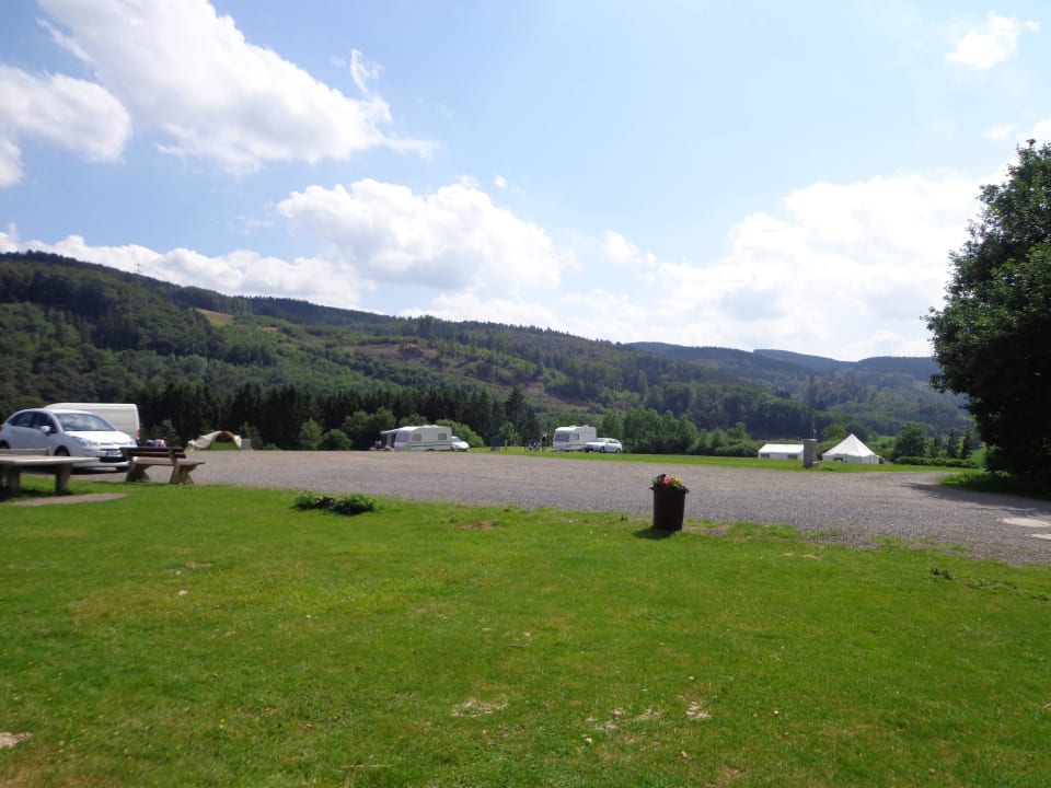 Ausblick Wiese Campingplatz Hof Biggen