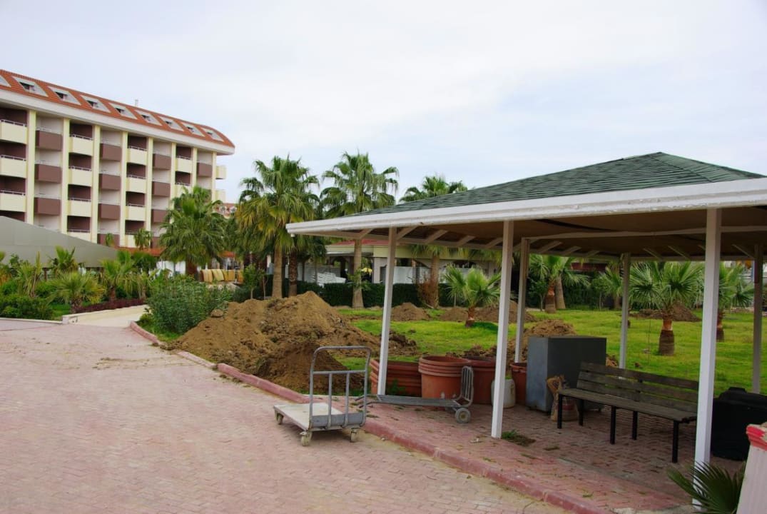 Von der Strasse aus Hane Family Resort