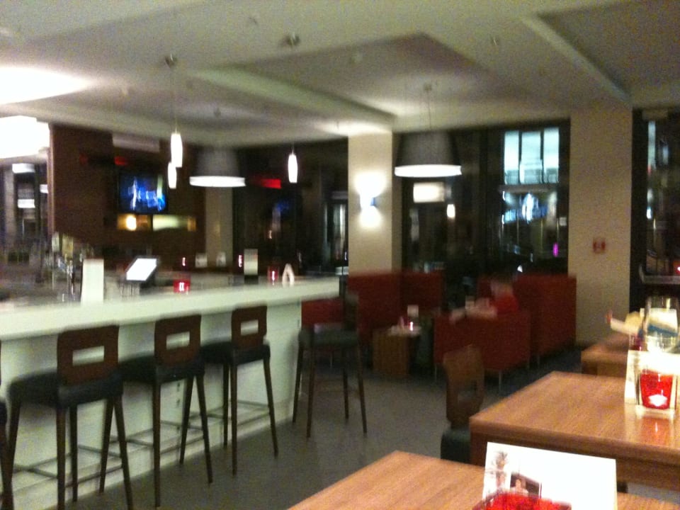 Barbereich Hampton by Hilton Berlin City West