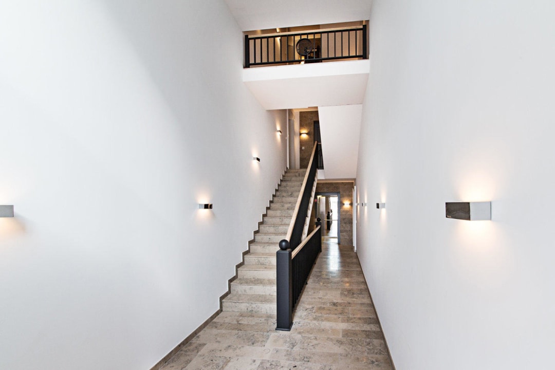 Flur Hauseingang Villa Mathilde - Penthouse 27 & Spa