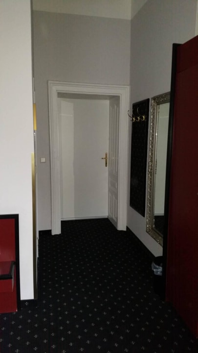 Eingangsbereich Schlafzimmer Hotel Fürst Metternich