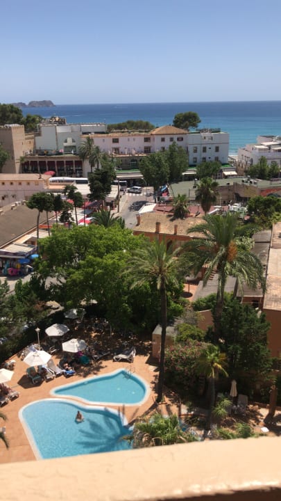 Pool Valentin Reina Paguera