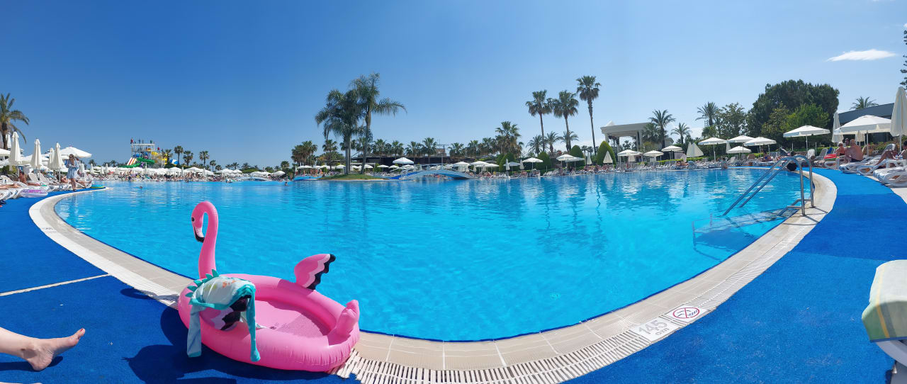 Pool Hotel Miracle Resort