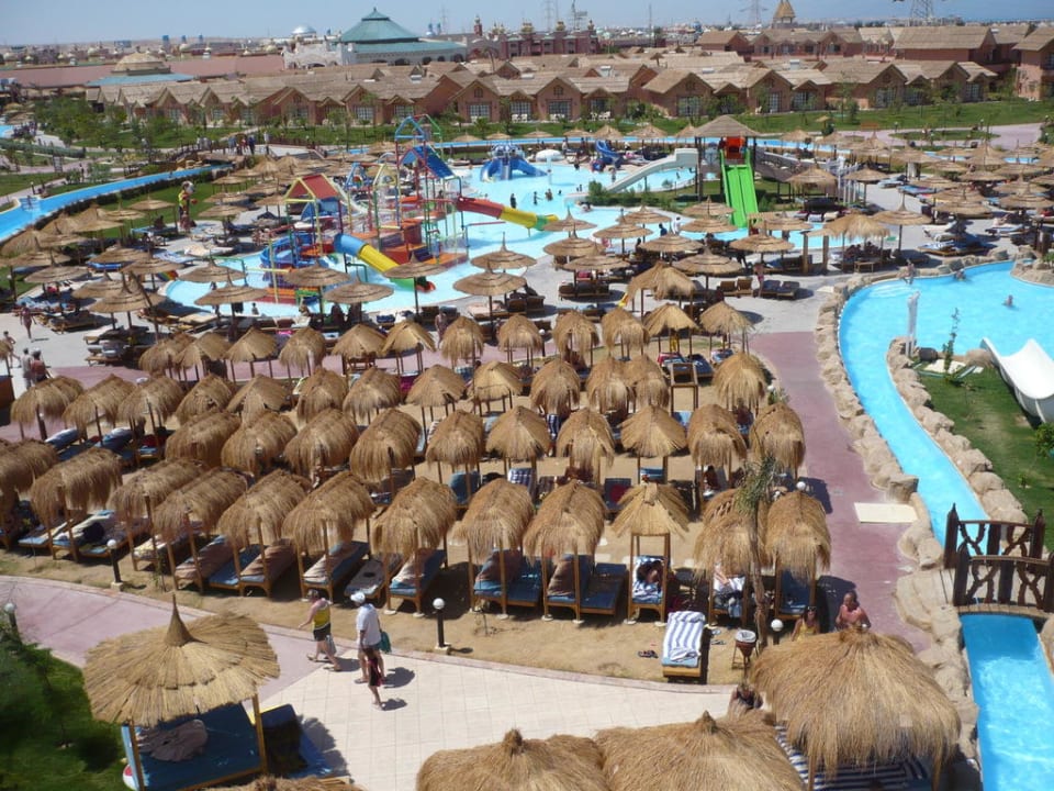 Blick vom Aquapark Turm Pickalbatros Jungle Aqua Park Resort - Neverland Hurghada