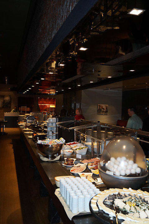 Das Frühstücksbuffet Radisson Blu Hotel Köln