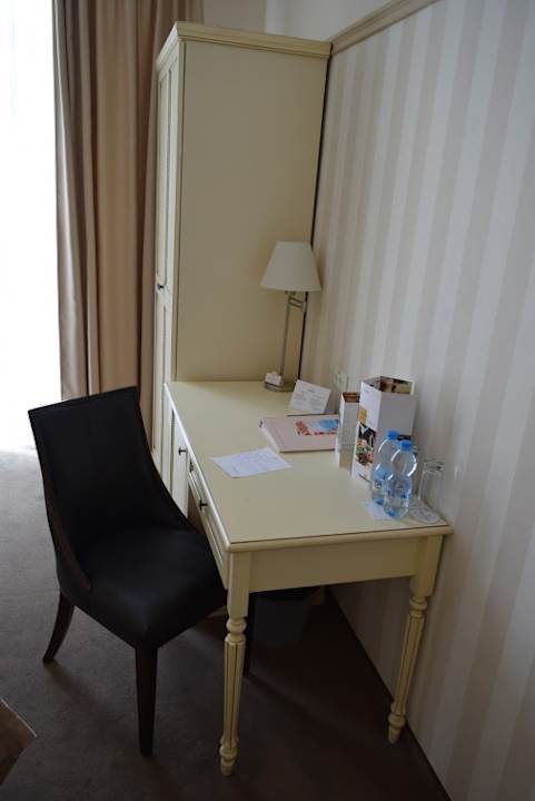Zimmer Premier Geneva Hotel