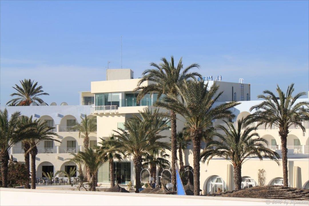 Das Hotel vom Pool aus El Mehdi Beach Resort