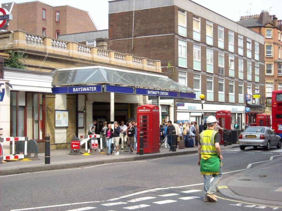 U-Bahn Station Bayswater Hotel Berjaya Eden Park