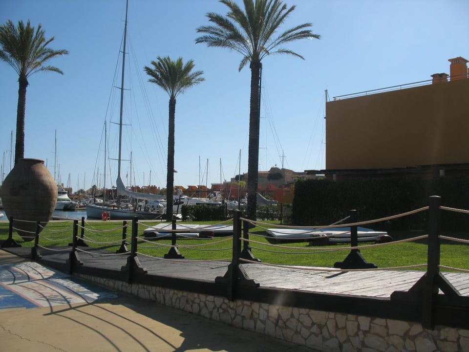 Am Hotel-Restaurant NH Marina Portimão Resort