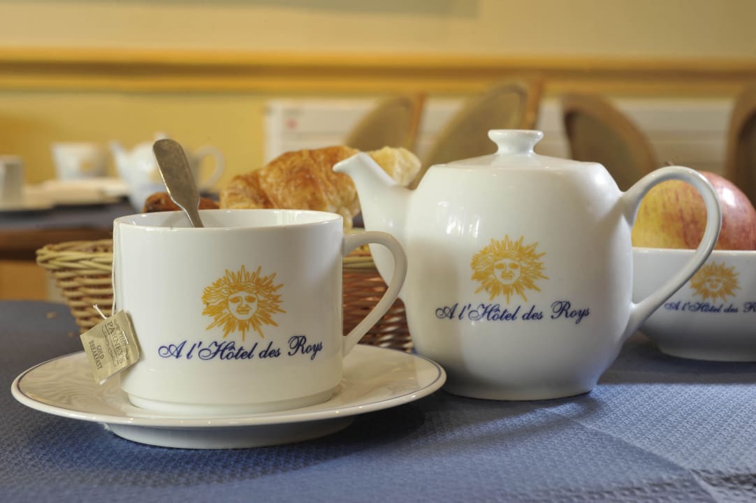 Petit déjeuner A L'hotel Des Roys