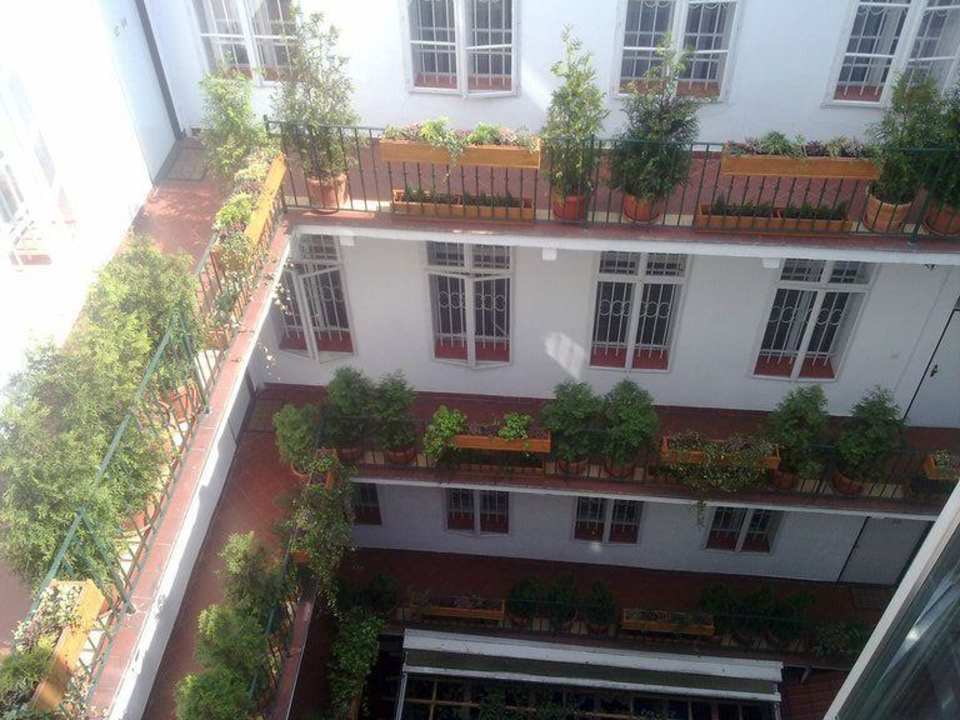 Вид из окна Hotel Salvador