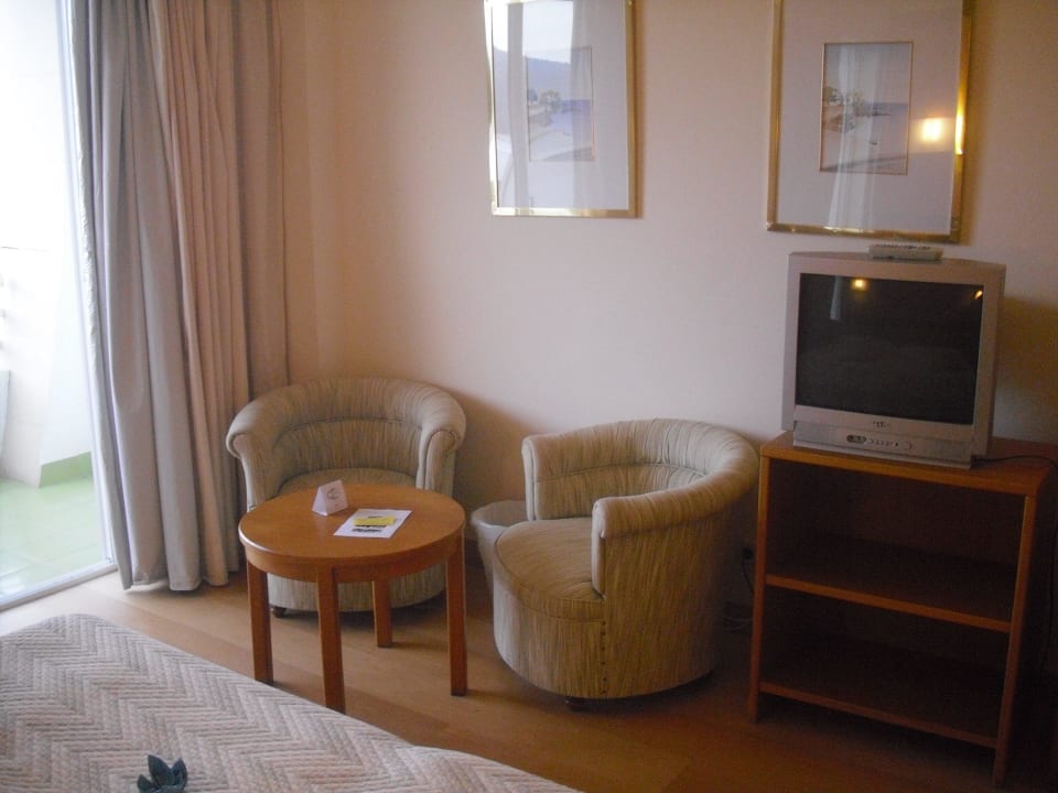 Sitzgelegenheit mit Fernseher Hotel & Spa S'Entrador Playa